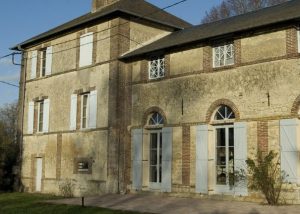 La maison et les anciennes écuries